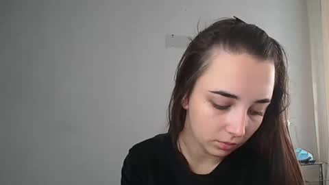 Snapshot of olivia_oliv chatting on 11/03/25, 11:44 Olivia online show from 11/03/25, 11:44