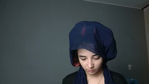 Snapshot of olivia_oliv chatting on 11/17/25, 01:50 Olivia online show from 11/17/25, 01:50