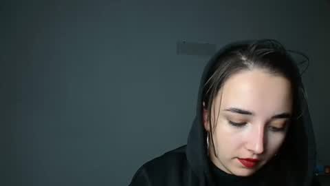 Snapshot of olivia_oliv chatting on 11/19/25, 11:38 Olivia online show from 11/19/25, 11:38