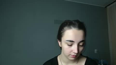 Snapshot of olivia_oliv chatting on 12/03/25, 01:53 Olivia online show from 12/03/25, 01:53