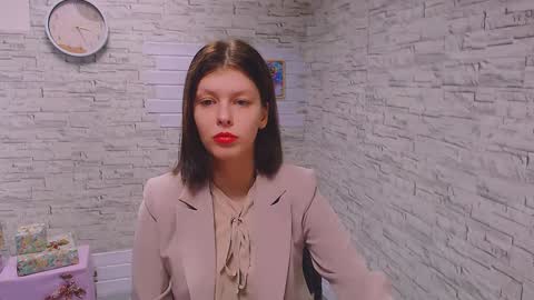 Snapshot of olivia_red_ chatting on 12/14/24, 06:35 Olivia online show from 12/14/24, 06:35