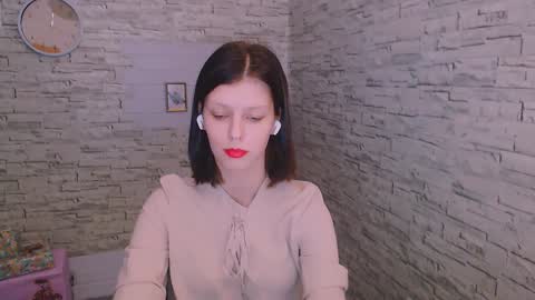 Snapshot of olivia_red_ chatting on 12/14/24, 09:40 Olivia online show from 12/14/24, 09:40