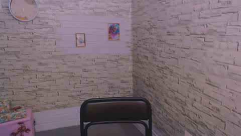 Snapshot of olivia_red_ chatting on 12/14/24, 03:25 Olivia online show from 12/14/24, 03:25