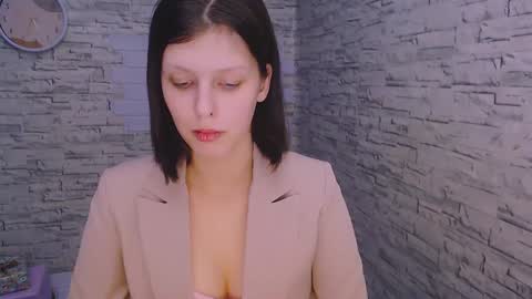 Snapshot of olivia_red_ chatting on 12/16/24, 04:27 Olivia online show from 12/16/24, 04:27