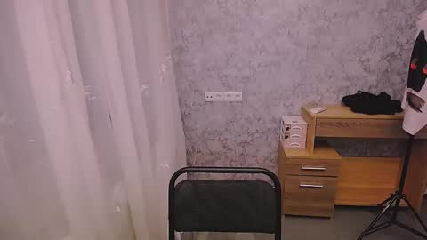 Snapshot of olivia_red_ chatting on 12/28/24, 02:11 Olivia online show from 12/28/24, 02:11