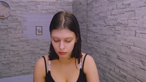 Snapshot of olivia_red_ chatting on 01/25/25, 07:18 Olivia online show from 01/25/25, 07:18