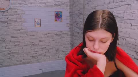 Snapshot of olivia_red_ chatting on 01/25/25, 10:28 Olivia online show from 01/25/25, 10:28