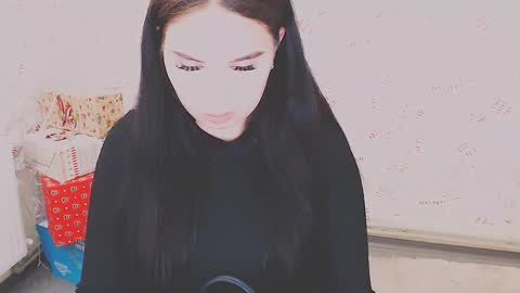 Snapshot of olivia_red_ chatting on 02/13/25, 02:20 Olivia online show from 02/13/25, 02:20