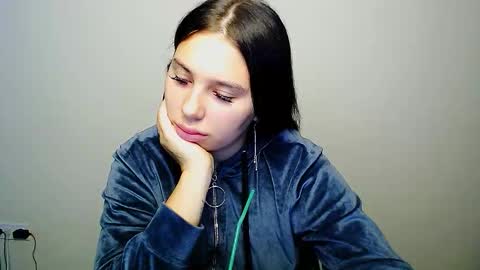 Snapshot of olivia_red_ chatting on 10/04/25, 03:59 Olivia online show from 10/04/25, 03:59