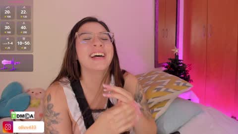 olivia_s19 online show from 01/05/25, 09:48