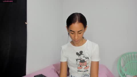 Snapshot of olivia_stevens_ chatting on 04/26/26, 08:39 Olivia online show from 04/26/26, 08:39
