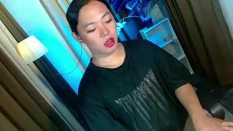 Miss OLIVIA online show from 12/17/25, 07:58