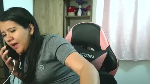 Olivia online show from 11/06/25, 02:07