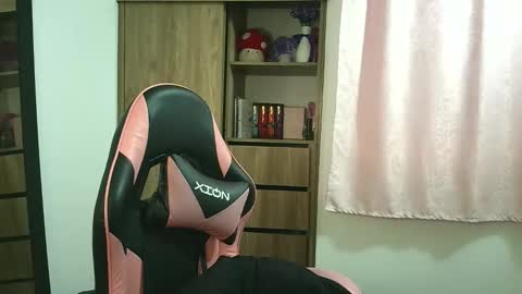 Olivia online show from 11/21/25, 01:10