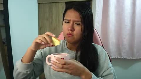 Olivia online show from 01/15/26, 12:21