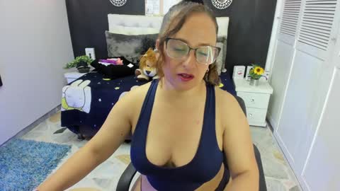 olivia online show from 12/12/24, 07:48