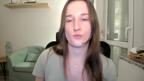 Snapshot of oliviaaa2003 chatting on 01/16/25, 09:40 Oliwiaa2004 online show from 01/16/25, 09:40