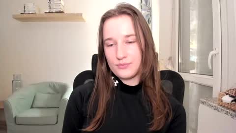 Snapshot of oliviaaa2003 chatting on 01/21/25, 02:59 Oliwiaa2004 online show from 01/21/25, 02:59