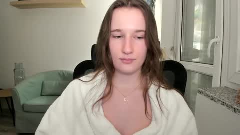 Snapshot of oliviaaa2003 chatting on 01/26/25, 11:08 Oliwiaa2004 online show from 01/26/25, 11:08