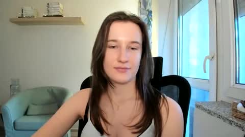 Snapshot of oliviaaa2003 chatting on 01/30/25, 12:06 Oliwiaa2004 online show from 01/30/25, 12:06