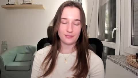 Snapshot of oliviaaa2003 chatting on 03/02/25, 09:43 Oliwiaa2004 online show from 03/02/25, 09:43