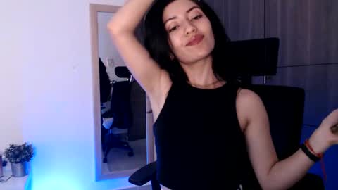 oliviaaa__ online show from 01/18/25, 07:15