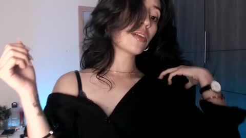oliviaaa__ online show from 02/06/25, 10:10