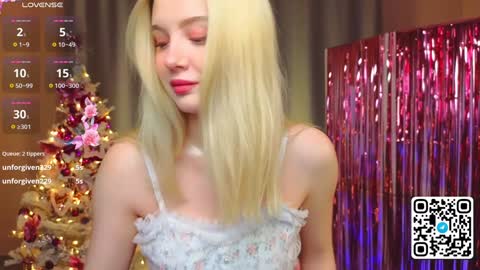 Snapshot of oliviabr0wn chatting on 01/08/25, 02:03 Olivia online show from 01/08/25, 02:03