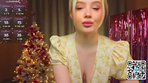 Snapshot of oliviabr0wn chatting on 01/17/25, 02:08 Olivia online show from 01/17/25, 02:08