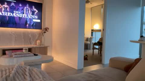 Snapshot of oliviabrookess chatting on 11/09/25, 07:50 Olivia Brookes online show from 11/09/25, 07:50