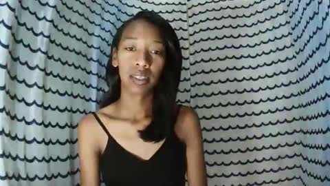 oliviah27 online show from 11/25/25, 01:27