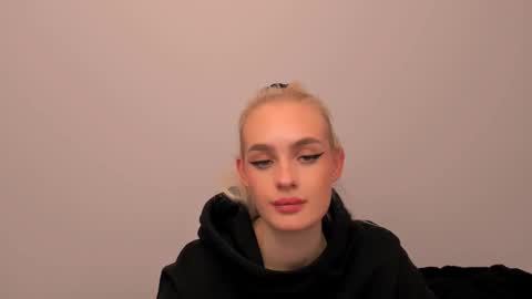 oliviaBeauty online show from 02/11/26, 08:03