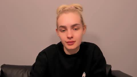 oliviaBeauty online show from 02/23/26, 06:49