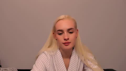 oliviaBeauty online show from 03/16/26, 08:24