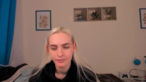 oliviaBeauty online show from 05/13/26, 01:30