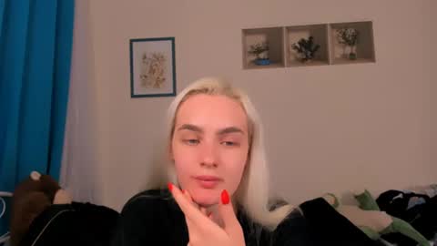 oliviaBeauty online show from 06/16/26, 09:39
