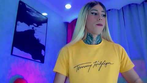 oliviahot01 online show from 05/17/26, 01:03
