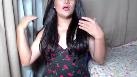 oliviahot22 online show from 02/15/26, 07:51