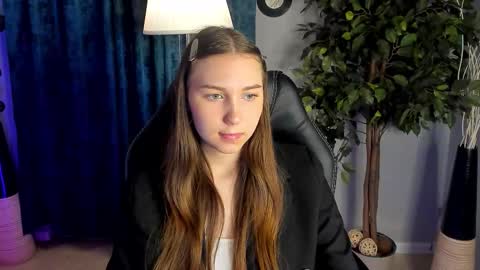 Snapshot of olivialangs chatting on 03/27/26, 11:32 olivialangs online show from 03/27/26, 11:32