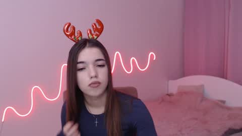 Snapshot of olivialimm chatting on 12/08/24, 03:24 Olivia online show from 12/08/24, 03:24