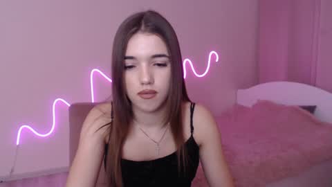 Snapshot of olivialimm chatting on 12/16/24, 04:05 Olivia online show from 12/16/24, 04:05