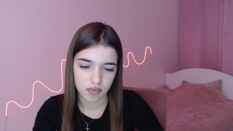 Snapshot of olivialimm chatting on 12/18/24, 06:25 Olivia online show from 12/18/24, 06:25