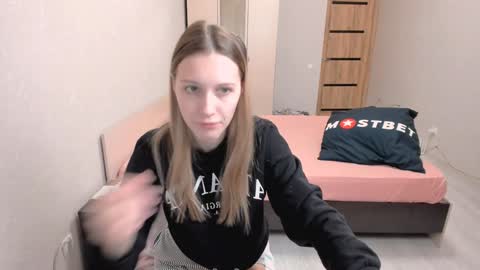 Snapshot of olivialukas chatting on 12/18/24, 05:42 OliviaLukas online show from 12/18/24, 05:42