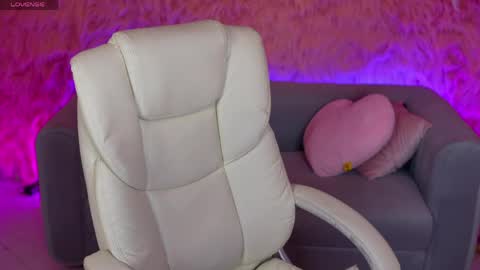 Olivia online show from 05/15/26, 06:09