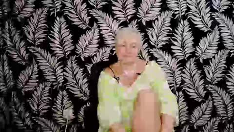 Snapshot of oliviaoskar_ chatting on 12/08/24, 01:58 Kelly online show from 12/08/24, 01:58