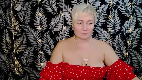 Snapshot of oliviaoskar_ chatting on 12/27/24, 05:59 Kelly online show from 12/27/24, 05:59