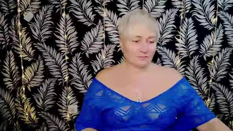 Snapshot of oliviaoskar_ chatting on 12/31/24, 12:15 Kelly online show from 12/31/24, 12:15