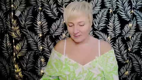 Snapshot of oliviaoskar_ chatting on 01/04/25, 03:17 Kelly online show from 01/04/25, 03:17