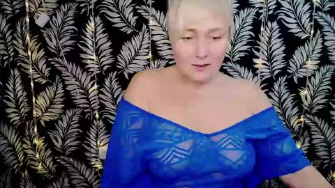 Snapshot of oliviaoskar_ chatting on 01/06/25, 03:19 Kelly online show from 01/06/25, 03:19