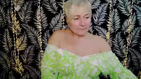 Snapshot of oliviaoskar_ chatting on 02/03/25, 02:55 Kelly online show from 02/03/25, 02:55